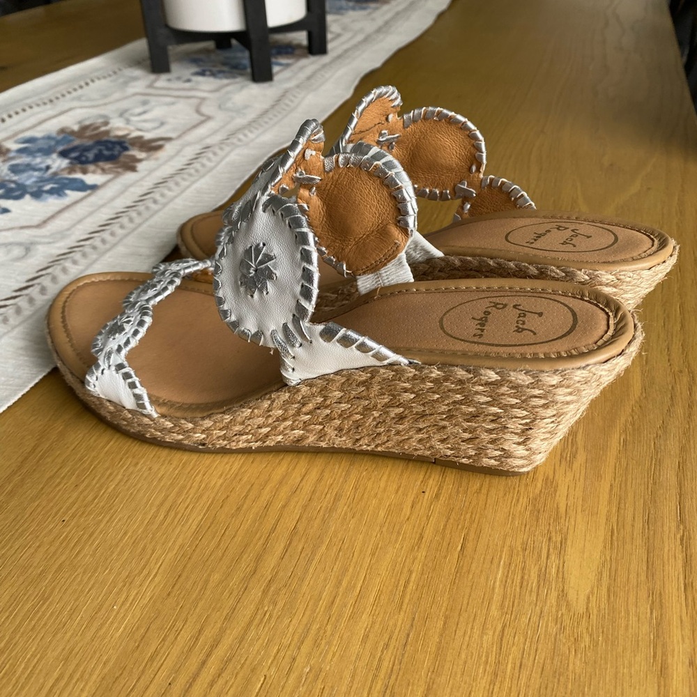 NWT Jack Rogers White & Silver Whipstitch Wedge Sandals - Size 10M - Picture 3 of 6
